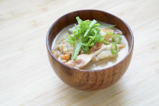 子育てママの肩こり・疲労解消レシピ3選｜体が軽くなるオーガニック温活スープ