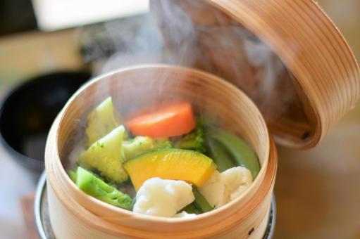 旬のオーガニック野菜で作る免疫アップ＆美肌レシピ5選｜ビタミン・ミネラルを逃さない調理法